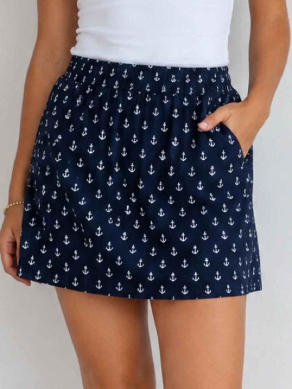 Classic J.Crew navy blue women’s medium skirt